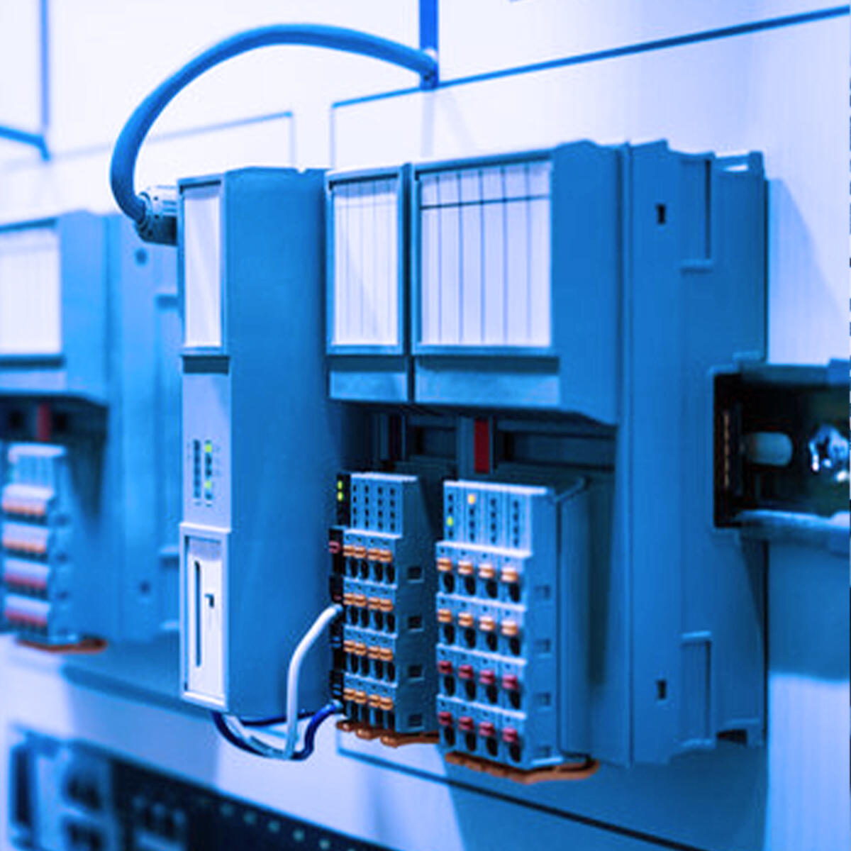 Circuits of a panel connecting an industrial plant to the cloud network